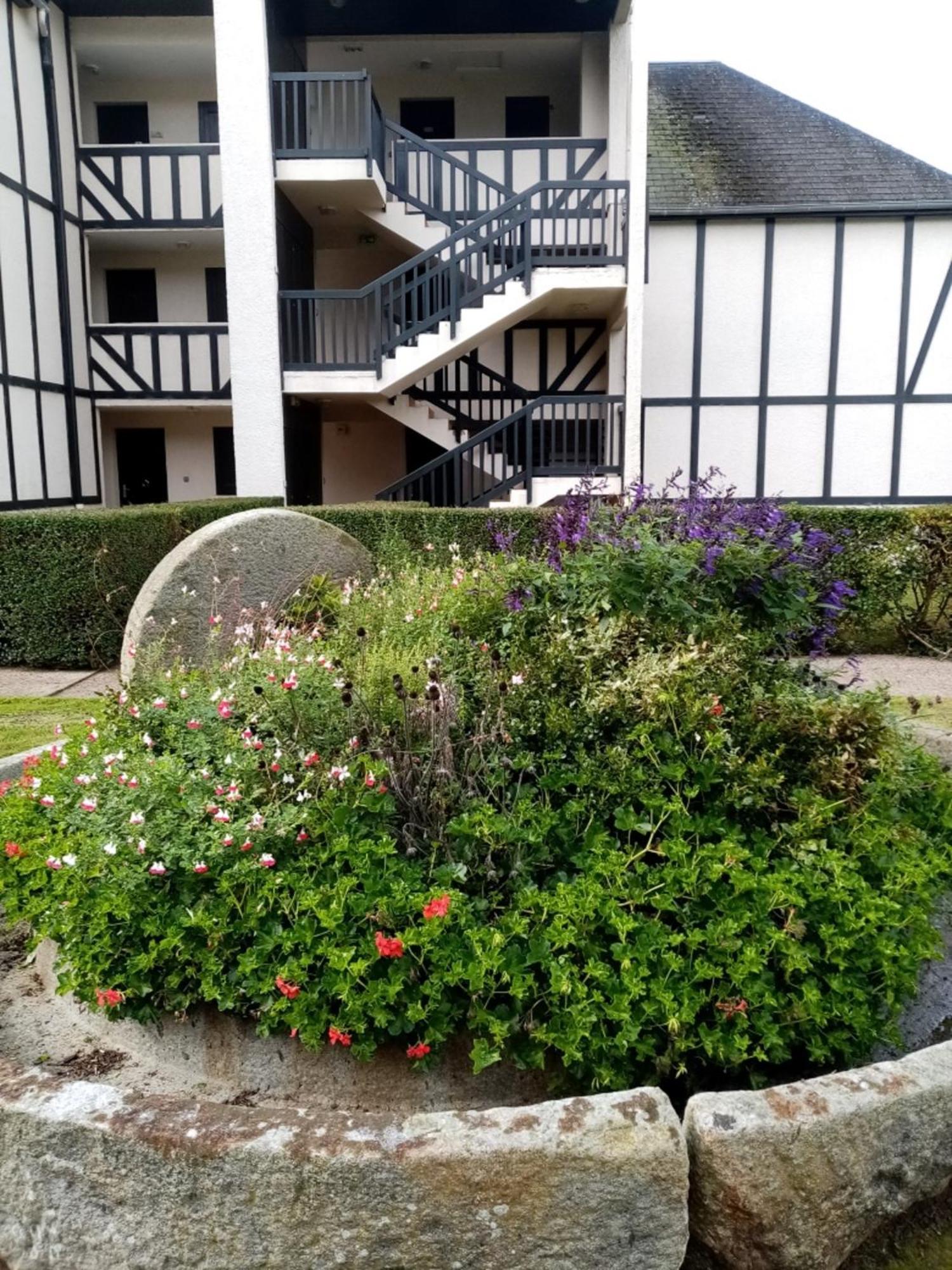 Cabourg Agreable T2 Residence Calme - Terrasse 20M2 - Animaux Bienvenus Bagian luar foto